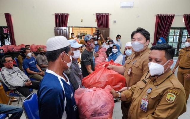 43 Nelayan Tanjungpinang Terima Bantuan Alat Tangkap