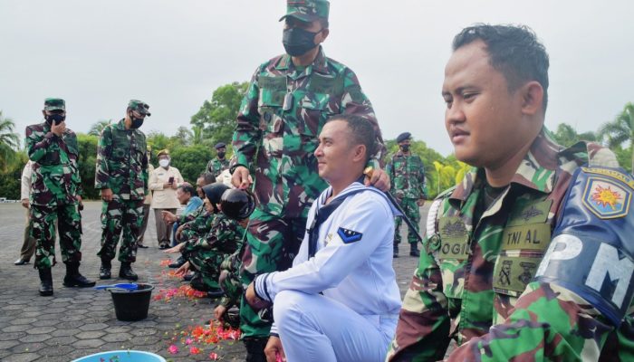 6 Prajurit Mako Lantamal IV Tanjungpinang Naik Pangkat