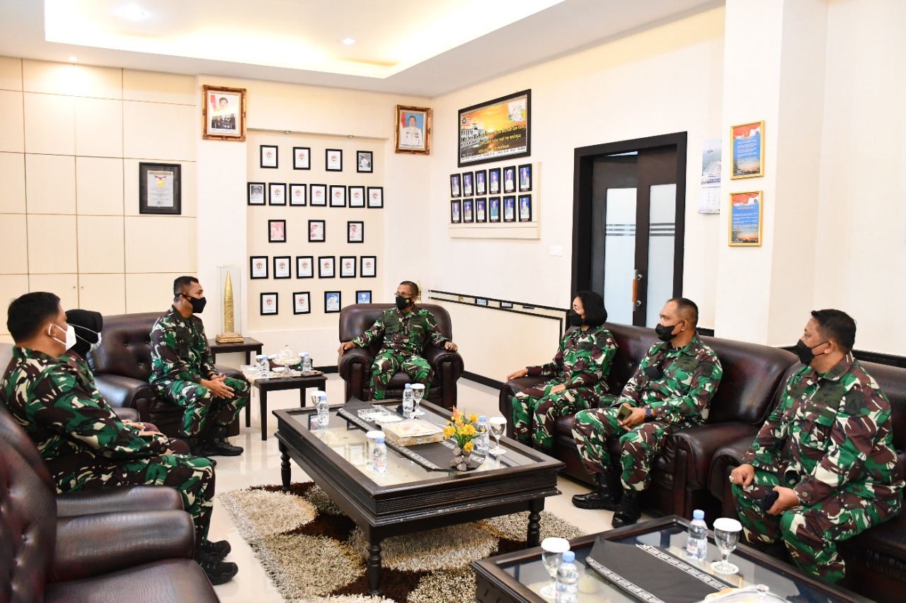 Silaturahmi Dan Kumpulkan Data, Tim Pusjianmar Seskoal Kunker Di Lantamal IV Tanjungpinang