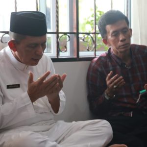 Gubernur Kepri Ta’ziyah ke Rumah Duka Almarhum Ruslan Ali Wasyim