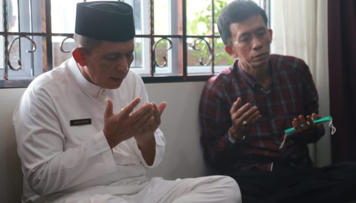 Gubernur Kepri Ta’ziyah ke Rumah Duka Almarhum Ruslan Ali Wasyim