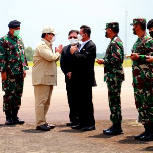 Menhan Prabowo Resmikan 2 Unit KRI 