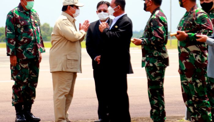 Menhan Prabowo Resmikan 2 Unit KRI 