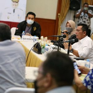 Gubernur Kepri Gesa Pencapaian Vaksinasi Lansia
