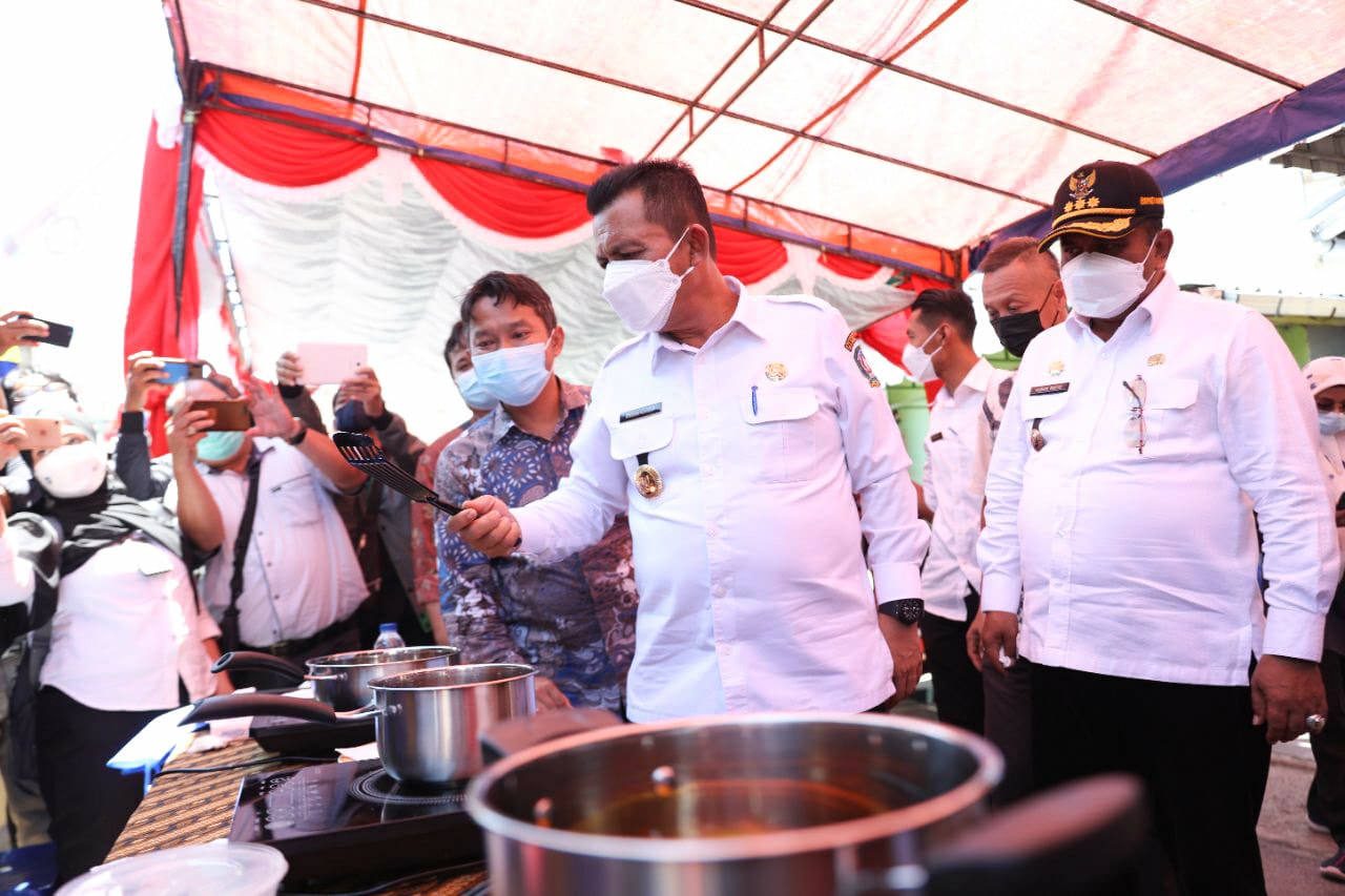 Gubernur Ansar Resmikan Kampung Kompor Induksi di Karimun