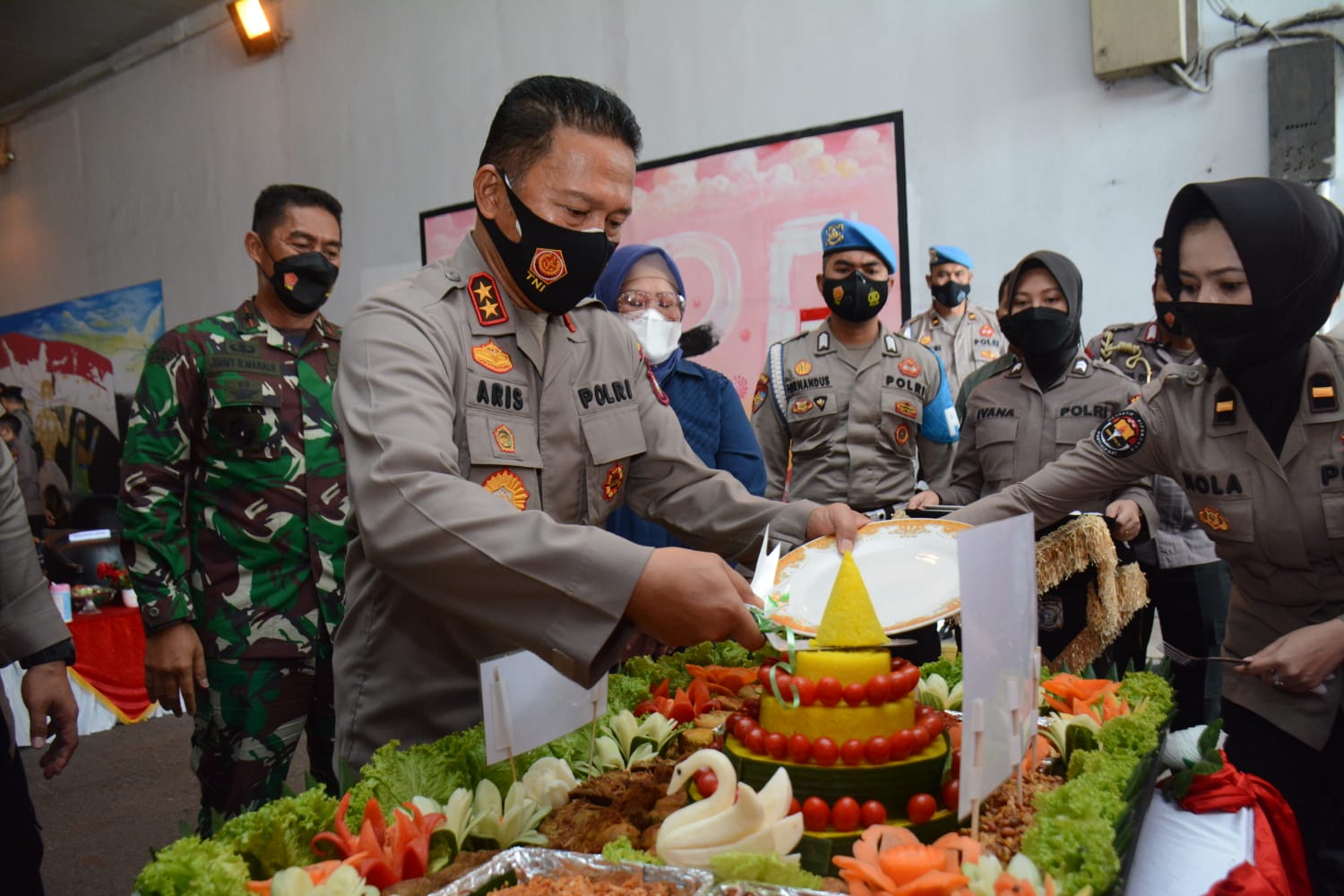 Potong Tumpeng, Peringati HUT Humas Polri Ke-70 Tahun