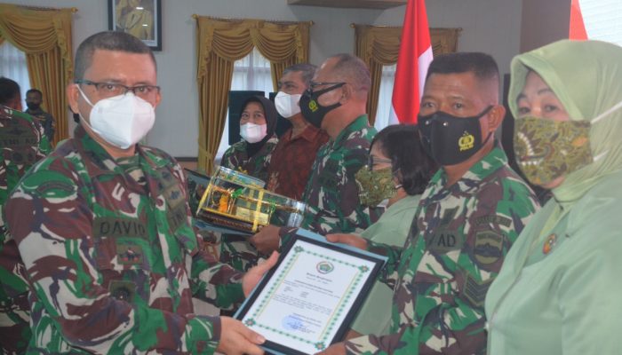 4 Prajurit Korem 033/Wira Pratama Wisuda Purnawira