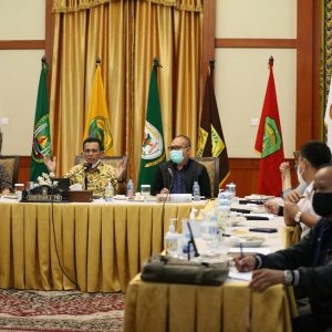 Percepat Turun Level PPKM, Gubernur Kepri Minta Bupati dan Walikota Gesa Vaksinasi Lansia