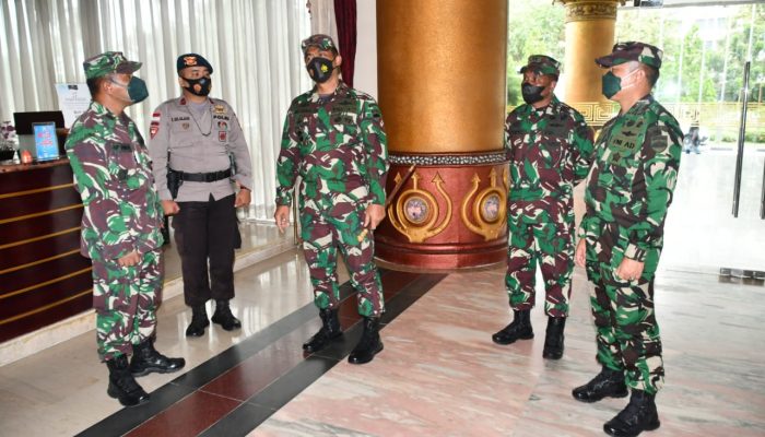 Danrem 033 WP Tinjau PMI Jalani Karantina Mandiri Di 7 Hotel Kota Batam