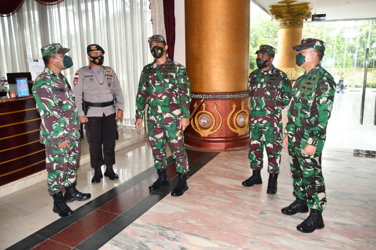 Danrem 033 WP Tinjau PMI Jalani Karantina Mandiri Di 7 Hotel Kota Batam