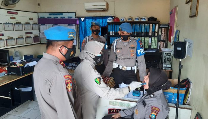 Antisipasi Narkoba, Propam Polres Tanjungpinang Cek Urine Personil Secara Acak