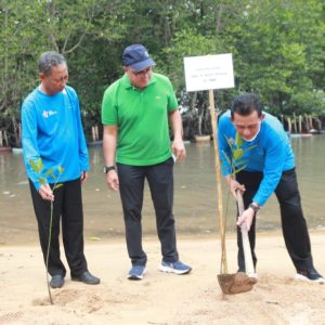 Gubernur Kepri Tanam Mangrove Di Ekowisata Pandang Tak Jemu Kota Batam