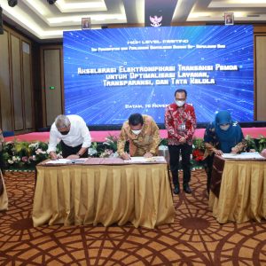 Gubernur Bersama Bupati Dan Walikota Se-Kepri Tandatangani Roadmap ETPD-HLM TP2DD