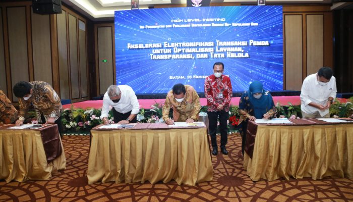 Gubernur Bersama Bupati Dan Walikota Se-Kepri Tandatangani Roadmap ETPD-HLM TP2DD