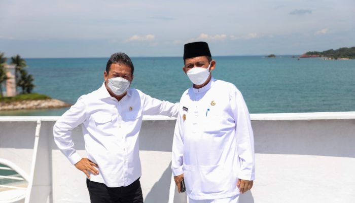 Menteri KP Ingin Botol Berbahan Rumput Laut Gantikan Botol Plastik
