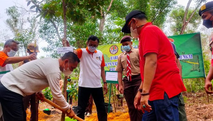 Peringati HMPI 2021, DLHK Kepri Tanam Pohon Di Hutan Lindung Bukit Kucing