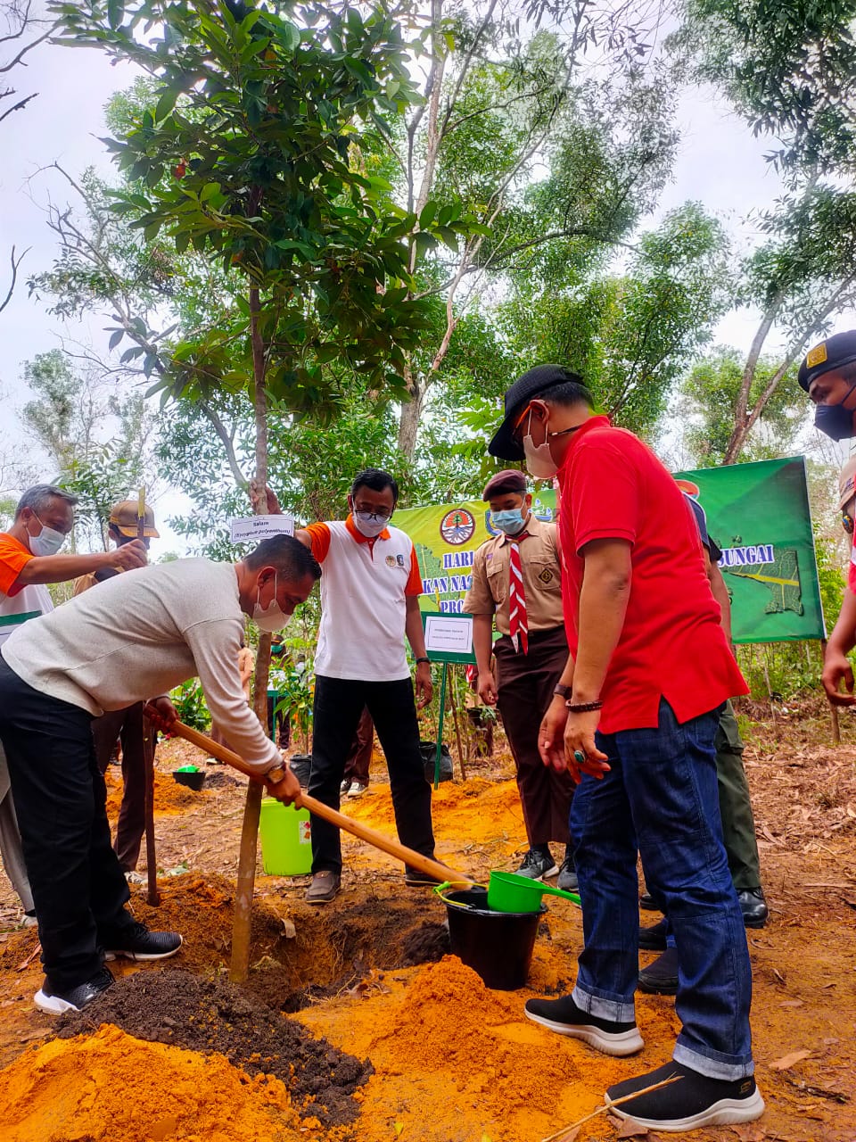 Peringati HMPI 2021, DLHK Kepri Tanam Pohon Di Hutan Lindung Bukit Kucing