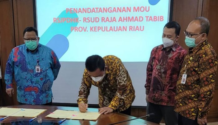 RS Harapan Kita dan RSUD Raja Ahmad Thabib Teken MoU 