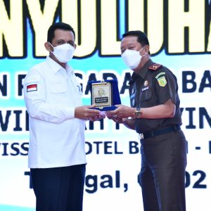 Gubernur Kepri : Setiap Kontrak Pengadaan Barang/Jasa Harus Transparan