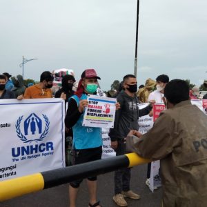 Desak Diberangkatkan Ke Negara Ketiga, Pengungsi Afganistan Aksi Damai Di Kantor Gubernur Kepri