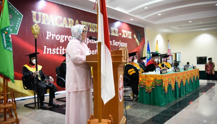 Wisuda Institut Kesehatan Mitra Bunda, Wagub Marlin : Pegang Amanah dan Jujur