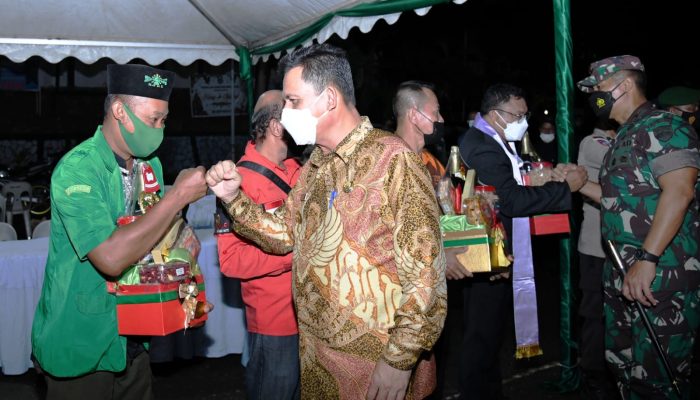 Bersama Forkopimda, Gubernur Ansar Keliling Tinjau Perayaan Malam Natal 2021