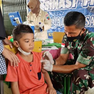 Serbuan Vaksinasi Lanud RHF Menyusuri Pelajar SD di Tanjungpinang