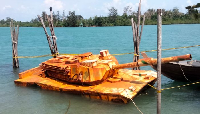 Nelayan Temukan Benda Serupa Tank Di Perairan Pulau Beruan Bintan