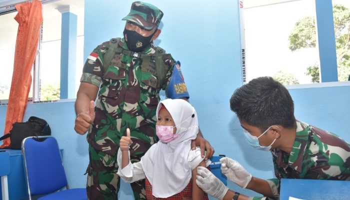 Serbuan Vaksinasi Lanud RHF Tanjungpinang Sasar Pelajar 2 Sekolah Dasar