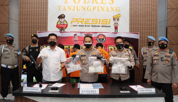 Polres Tanjungpinang Amankan Pria Bawa Sabu 1,5 Kg dan Pil Ekstasi 90 Butir Dari Malaysia