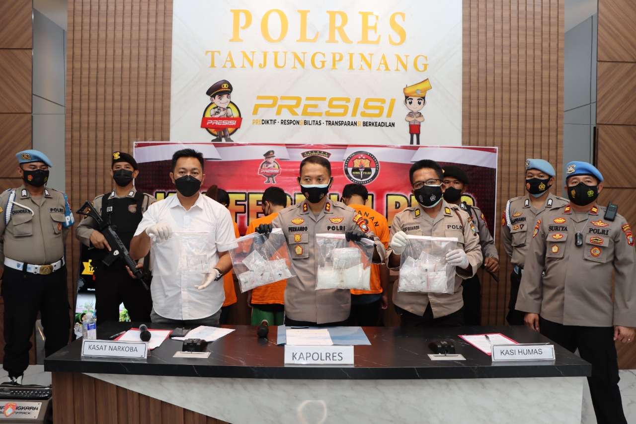 Polres Tanjungpinang Amankan Pria Bawa Sabu 1,5 Kg dan Pil Ekstasi 90 Butir Dari Malaysia