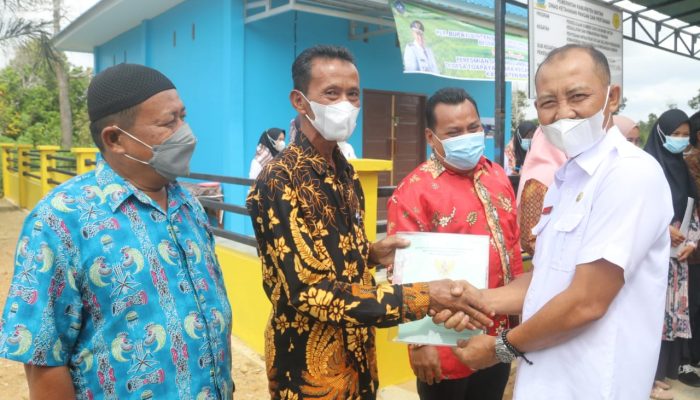Pemkab Bintan Serahkan Dua Lumbung Pangan Di Toapaya Utara dan Pangkil Untuk Gapoktan