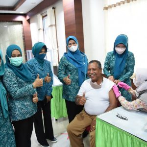 TP- PKK Kepri Ajak Masyarakat Kepri Sukseskan Vaksinasi Booster