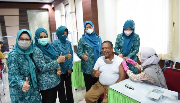 TP- PKK Kepri Ajak Masyarakat Kepri Sukseskan Vaksinasi Booster