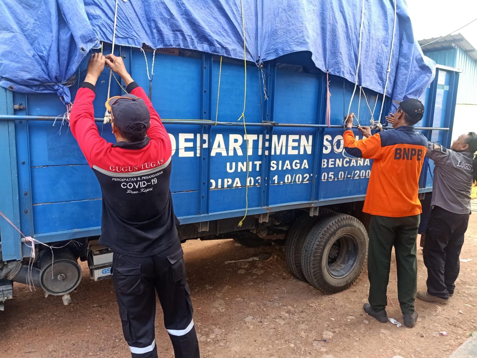 Pemprov Kepri Salurkan Bantuan Korban Kebakaran Di Pulau Buluh Kota Batam