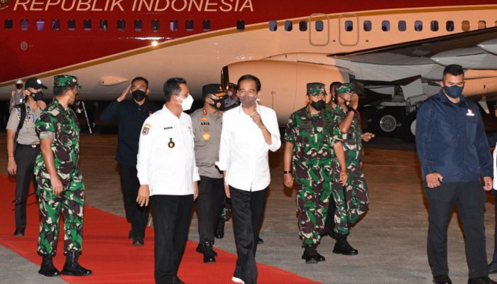 Presiden Jokowi dan 7 Menterinya Tiba di Bintan