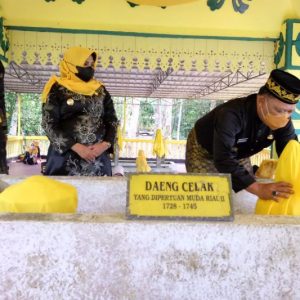 Hari Jadi Tanjungpinang Ke-238, Wako Dan Wawako Tanjungpinang Ziarah Makam