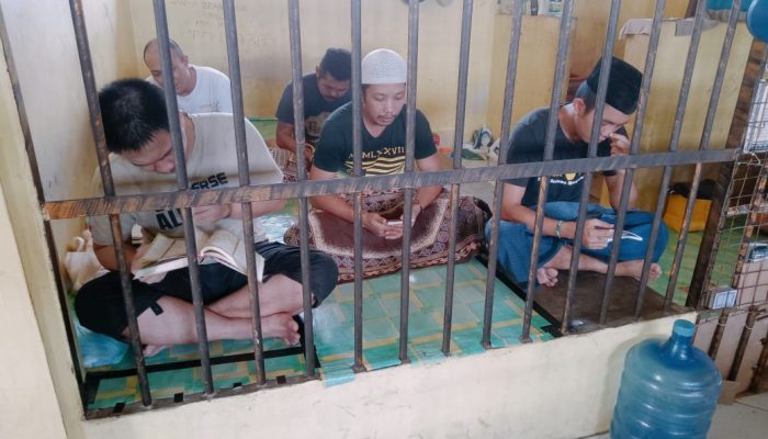 Sat Tahti Polres Bintan Berikan Siraman Rohani kepada Para Tahanan
