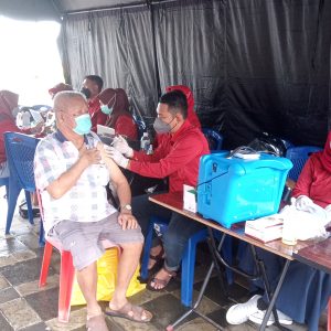 Meski Hujan, Vaksinasi Booster PWI Bersama Pemko Tanjungpinang Berjalan Lancar