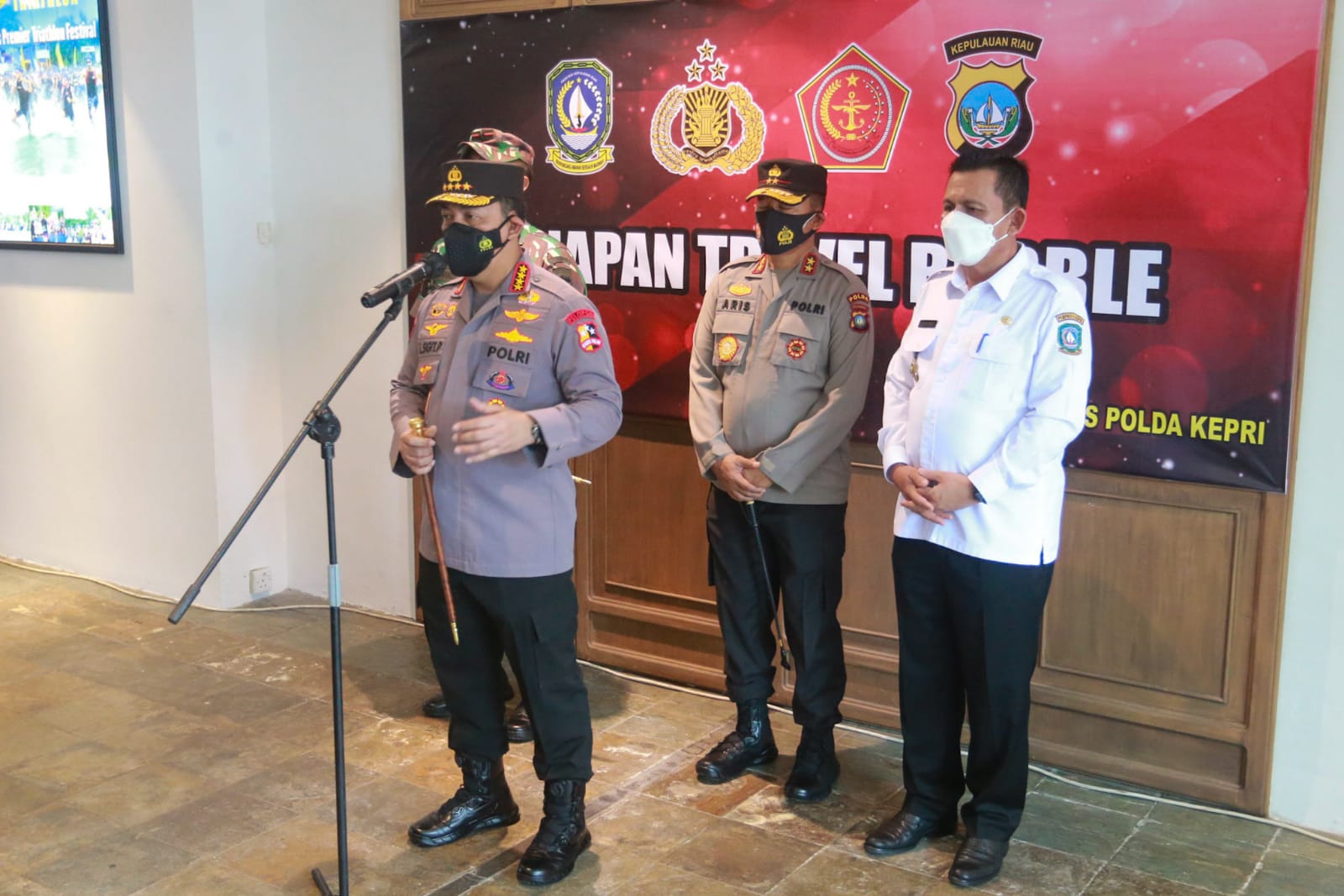 Kapolri dan Gubernur Kepri Tinjau Vaksinasi Massal Serentak se Indonesia Secara Virtual