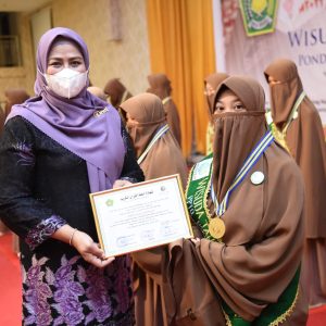 Wisuda Akbar Tahfidz Ponpes Darussilmi, 30 Santri Hafal Al Qur’an 
