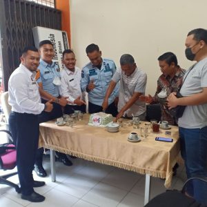 HPN 2022, Rutan Tanjungpinang Berikan Kue Ulang Tahun ke SMSI Kepri