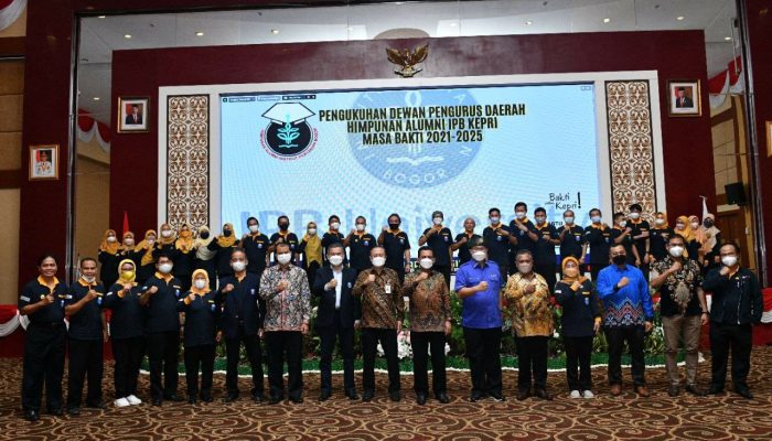 Rika Azmi Dikukuhkan Sebagai Ketua DPD HA IPB Provinsi Kepri