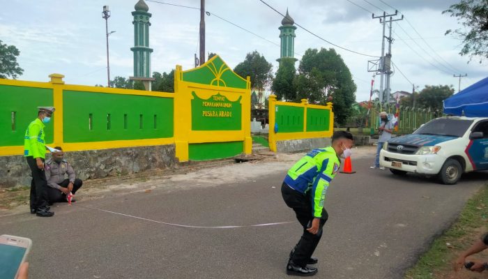 Polres Tanjungpinang Gelar Olah TKP Lakalantas Di Km 7 Tanjungpinang