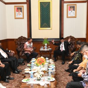 Gubernur Ansar Terima Audiensi Permabudhi Kepri