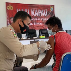Kolaborasi Nasi Kapau Dan Baksos Polres Bintan Di Pulau Mapur