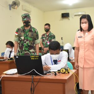 Danlanud RHF Tanjungpinang Tinjau Tes Akademik Calon Siswa SMA Pradita Dirgantara