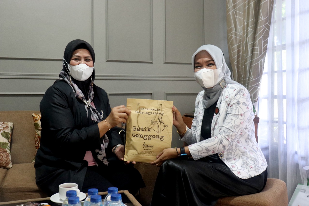 Dewi Ansar Jadi Narsum di Acara Talk Show Bahas Soal Kanker