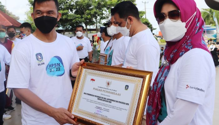 HPSN dan Hari Kanker Dunia, Sekolah Adiwiyata Terima Penghargaan