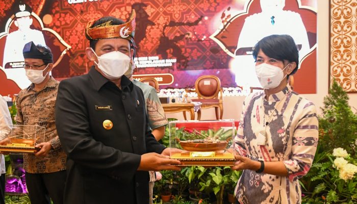 Buka Seminar Nasional ‘Pers Merawat Perbatasan’, Gubernur Ansar Minta  Pers Tingkatkan Kompetensi